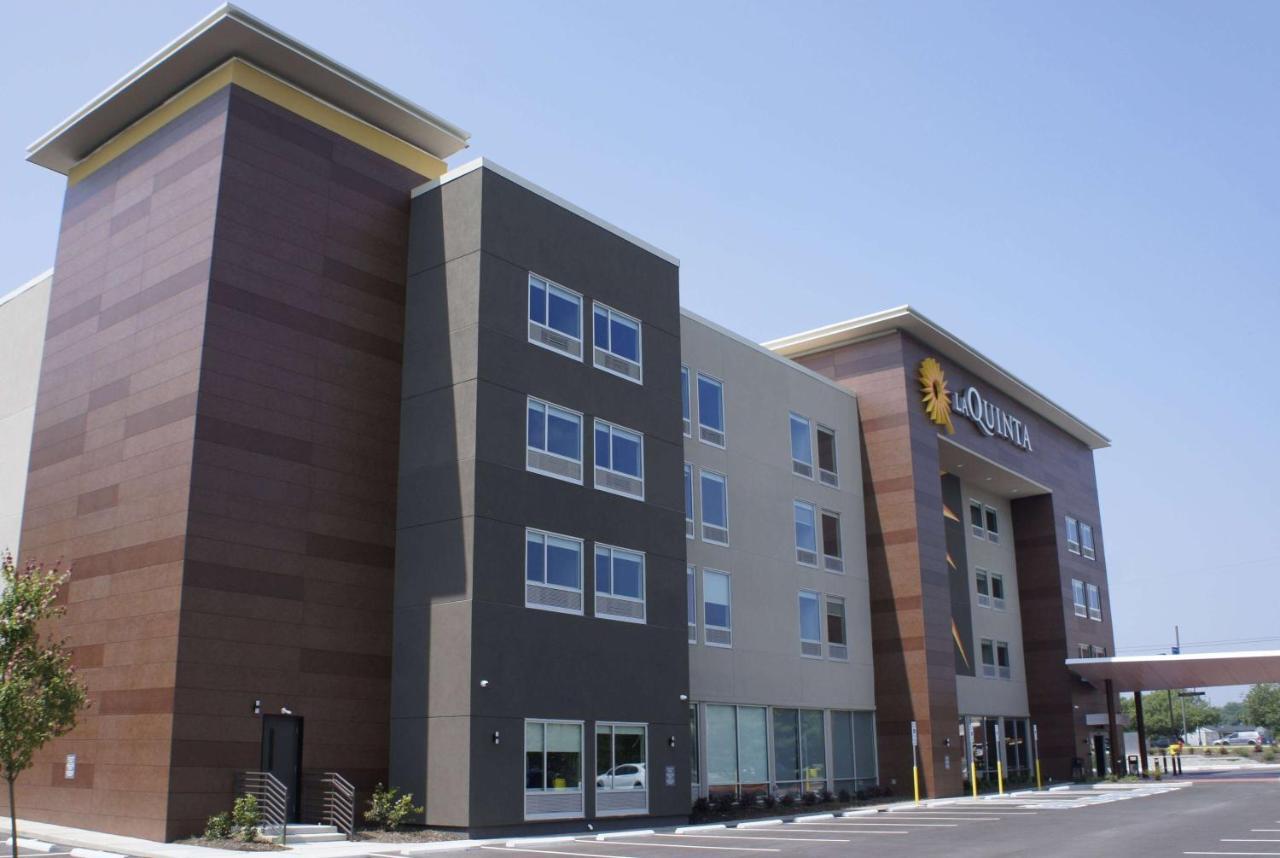 La Quinta Inn & Suites By Wyndham Manchester - Arnold Afb Exterior foto